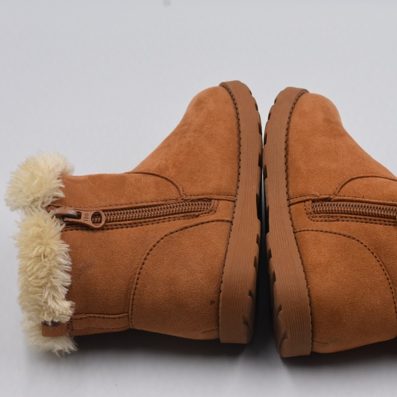 CAT & JACK, Faux Suede Fur Lined Zip Side Ankle Boots Warm Comfort Girl's Size 6 - Picture 4 of 8
